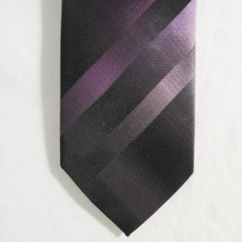 KENNETH COLE REACTION | Slim | Striped Purple and Black Silk Necktie | BNWT